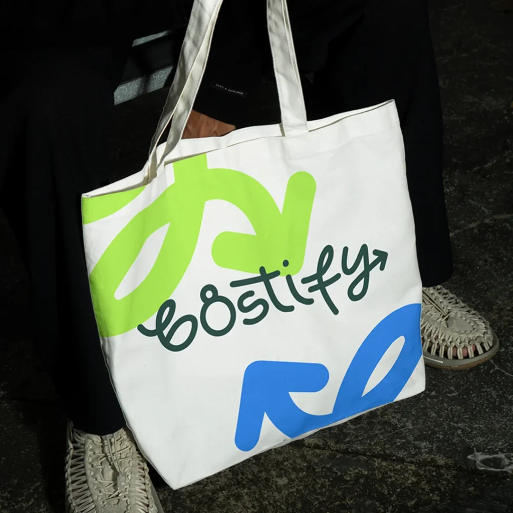 Torba materiałowa z nadrukiem.